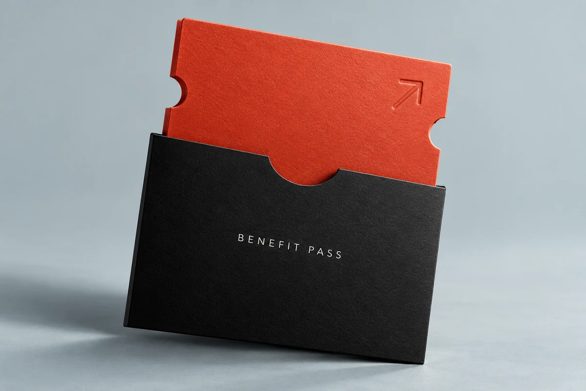 Benefit Pass — красный Pass в чёрном конверте
